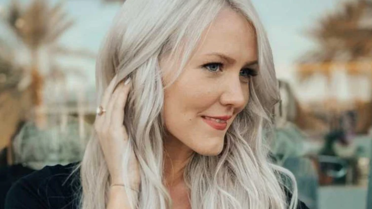 How Are Platinum Blonde Extensions Versatile In Styling?